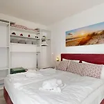 Strandnahe Mit Schwimmbad Im Haus, A Cappella 03,