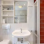 Strandnahe Mit Schwimmbad Im Haus, A Cappella 03, Daire *
