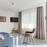 Strandnahe Mit Schwimmbad Im Haus, A Cappella 03, Daire *