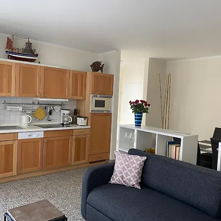 Strandnahe Mit Schwimmbad Im Haus, A Cappella 03, Binz