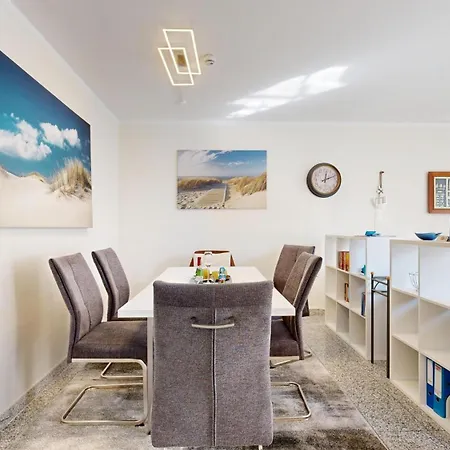 Strandnahe Mit Schwimmbad Im Haus, A Cappella 03, Lejlighed Binz