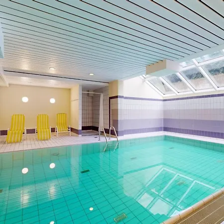 Strandnahe Mit Schwimmbad Im Haus, A Cappella 03, Apartment