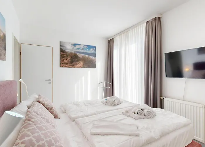 Strandnahe Mit Schwimmbad Im Haus, A Cappella 03, *