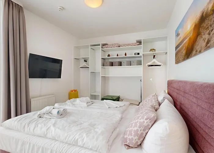 Strandnahe Mit Schwimmbad Im Haus, A Cappella 03, Binz